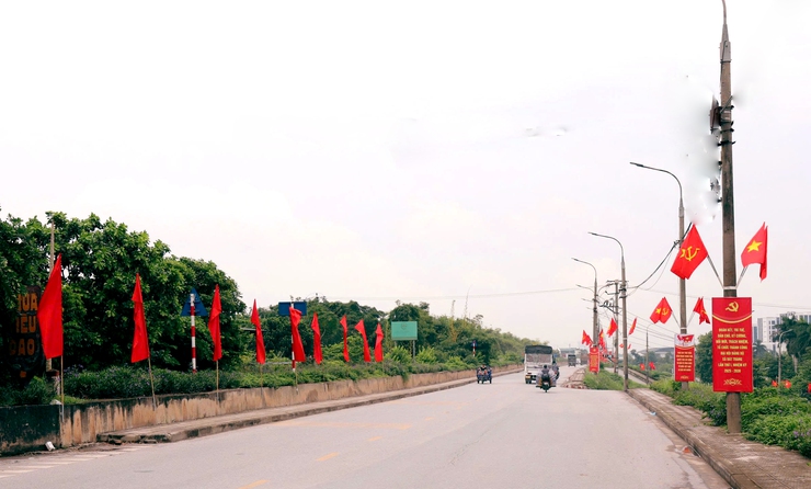 Xã Bát Tràng rực rỡ cờ hoa chào mừng Đại hội đại biểu Đảng bộ xã lần thứ I, nhiệm kỳ 2025-2030- Ảnh 7.