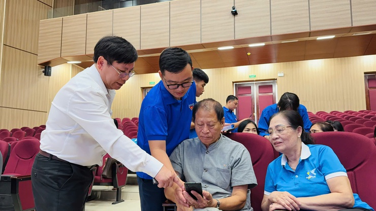 UB MTTQ Xã Vân Đình:  Nâng cao năng lực và nhận thức về công nghệ số đoàn viên, hội viên và nhân dân- Ảnh 4.