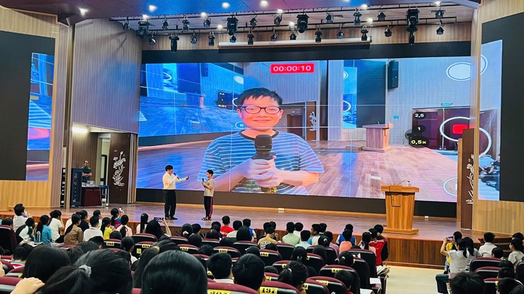 Vân Đình: Trên 400 cán bộ, giáo viên và học sinh
được tập huấn “Chuyển đổi số trong giảng dạy và học tập”- Ảnh 2.