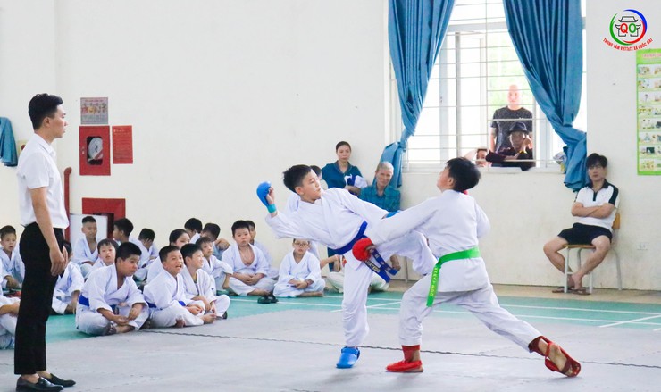 Gần 200 võ sinh CLB Karatedo Quang Phong tham gia kỳ thi nâng đai lần thứ Nhất năm 2025- Ảnh 14.