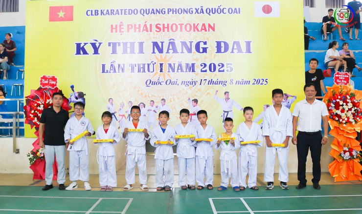 Gần 200 võ sinh CLB Karatedo Quang Phong tham gia kỳ thi nâng đai lần thứ Nhất năm 2025- Ảnh 15.