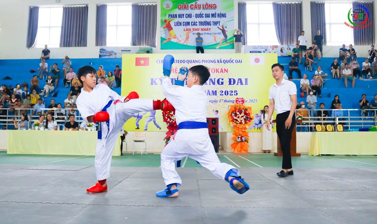Gần 200 võ sinh CLB Karatedo Quang Phong tham gia kỳ thi nâng đai lần thứ Nhất năm 2025- Ảnh 8.