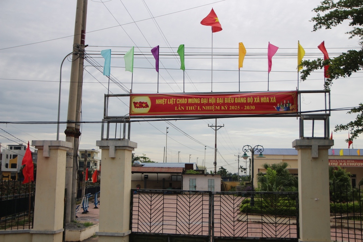 Rực rỡ cờ hoa chào mừng Đại hội đại biểu Đảng bộ xã- Ảnh 23.