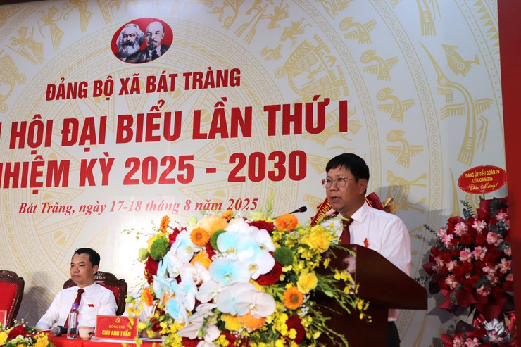 Phiên thứ nhất Đại hội đại biểu Đảng bộ xã Bát Tràng lần thứ I, nhiệm kỳ 2025-2030- Ảnh 6.