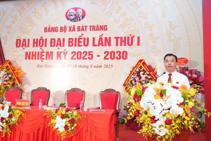 Phiên thứ nhất Đại hội đại biểu Đảng bộ xã Bát Tràng lần thứ I, nhiệm kỳ 2025-2030- Ảnh 2.