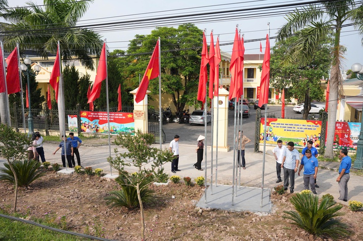 Rực rỡ cờ hoa chào mừng Đại hội đại biểu Đảng bộ xã- Ảnh 21.