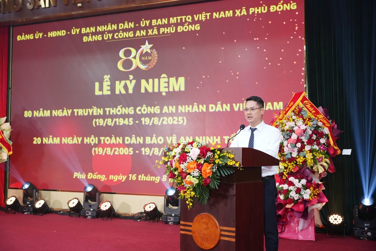 Đảng ủy- HĐND- UBND- Ủy ban MTTQ Việt Nam xã Phù Đổng tổ chức Lễ Kỷ niệm 80 năm Ngày truyền thống Công an Nhân dân Việt Nam (19/8/1945 - 19/8/2025)- Ảnh 4.