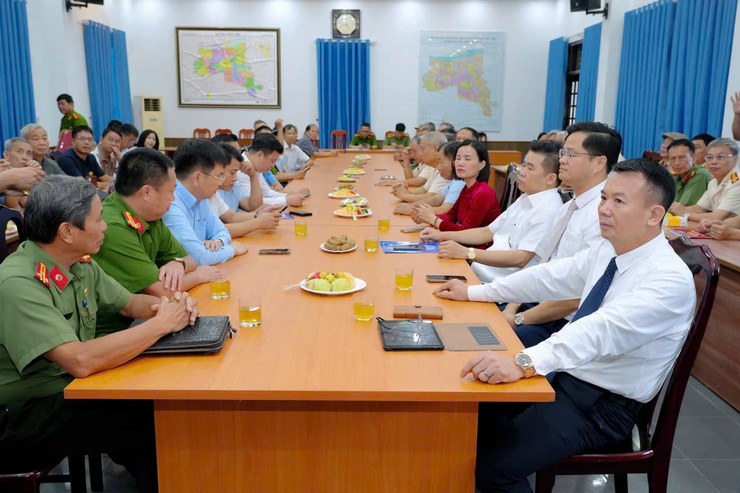 Lễ ra mắt Chi hội Cựu Công an nhân dân xã Hát Môn- Ảnh 1.