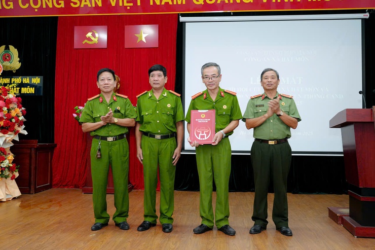 Lễ ra mắt Chi hội Cựu Công an nhân dân xã Hát Môn- Ảnh 2.