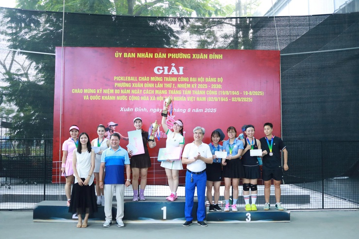 235 vận động viên tham gia Giải Thể dục Thể thao
chào mừng thành công Đại hội Đảng bộ phường Xuân Đỉnh lần thứ I nhiệm kỳ 2025-2030
- Ảnh 8.