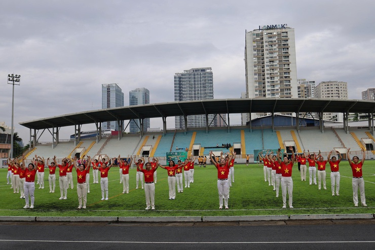 235 vận động viên tham gia Giải Thể dục Thể thao
chào mừng thành công Đại hội Đảng bộ phường Xuân Đỉnh lần thứ I nhiệm kỳ 2025-2030
- Ảnh 11.