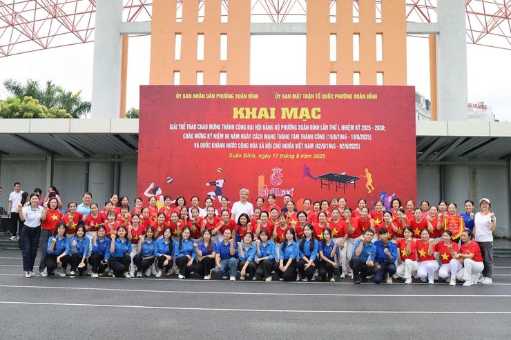 235 vận động viên tham gia Giải Thể dục Thể thao
chào mừng thành công Đại hội Đảng bộ phường Xuân Đỉnh lần thứ I nhiệm kỳ 2025-2030
- Ảnh 12.