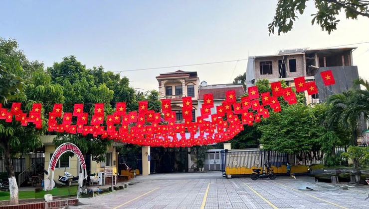 Hình ảnh tuyên truyền, cổ động trực quan chào mừng Đại hội đại biểu Đảng bộ phường Bồ Đề lần thứ I, nhiệm kỳ 2025 - 2030- Ảnh 10.