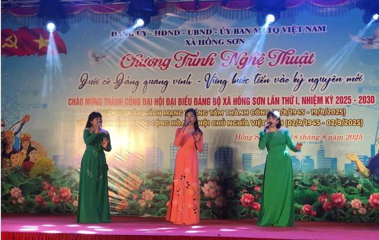 Ấn tượng chương trình nghệ thuật Chào mừng thành công Đại hội Đảng bộ xã Hồng Sơn lần thứ Nhất, nhiệm kỳ 2025 - 2030- Ảnh 12.