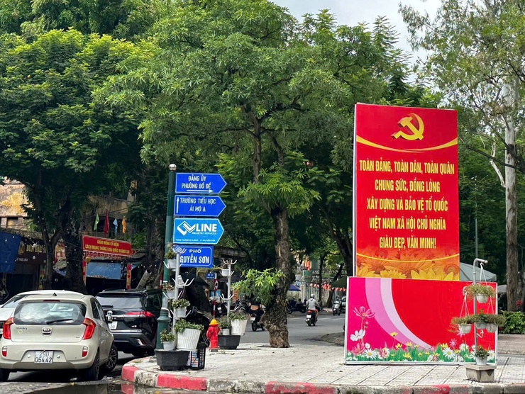 Hình ảnh tuyên truyền, cổ động trực quan chào mừng Đại hội đại biểu Đảng bộ phường Bồ Đề lần thứ I, nhiệm kỳ 2025 - 2030- Ảnh 14.