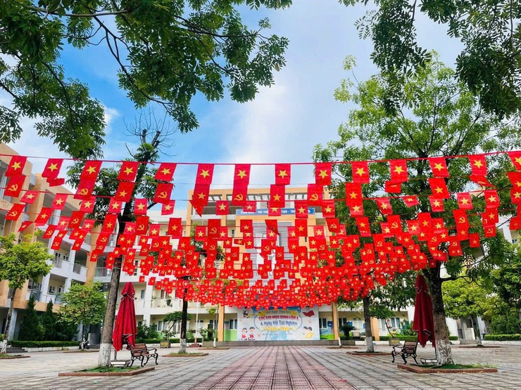 Hình ảnh tuyên truyền, cổ động trực quan chào mừng Đại hội đại biểu Đảng bộ phường Bồ Đề lần thứ I, nhiệm kỳ 2025 - 2030- Ảnh 16.