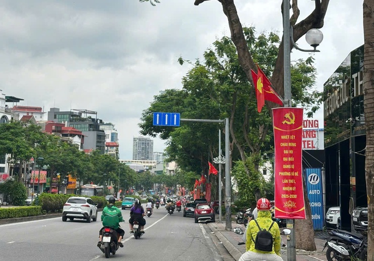 Hình ảnh tuyên truyền, cổ động trực quan chào mừng Đại hội đại biểu Đảng bộ phường Bồ Đề lần thứ I, nhiệm kỳ 2025 - 2030- Ảnh 22.