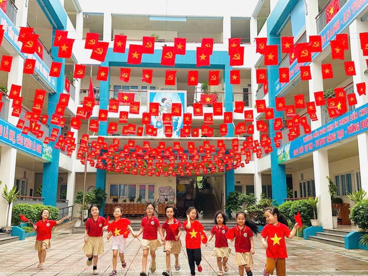Hình ảnh tuyên truyền, cổ động trực quan chào mừng Đại hội đại biểu Đảng bộ phường Bồ Đề lần thứ I, nhiệm kỳ 2025 - 2030- Ảnh 23.