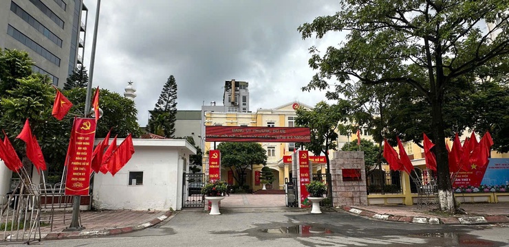 Hình ảnh tuyên truyền, cổ động trực quan chào mừng Đại hội đại biểu Đảng bộ phường Bồ Đề lần thứ I, nhiệm kỳ 2025 - 2030- Ảnh 4.