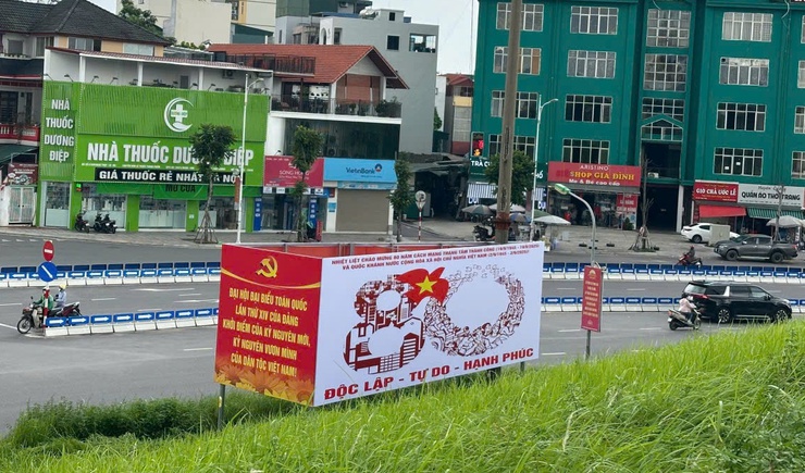 Hình ảnh tuyên truyền, cổ động trực quan chào mừng Đại hội đại biểu Đảng bộ phường Bồ Đề lần thứ I, nhiệm kỳ 2025 - 2030- Ảnh 5.