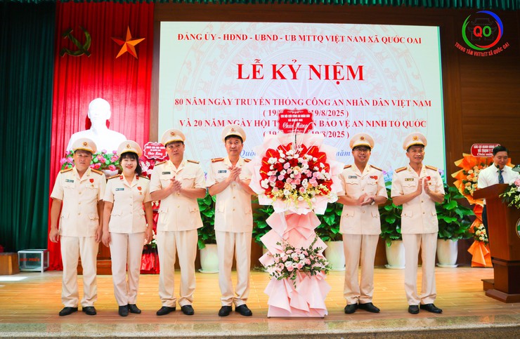 Xã Quốc Oai tổ chức Lễ kỷ niệm 80 năm Ngày truyền thống lực lượng Công an nhân dân (19/8/1945 – 19/8/2025) và 20 năm Ngày hội toàn dân bảo vệ an ninh Tổ quốc- Ảnh 4.