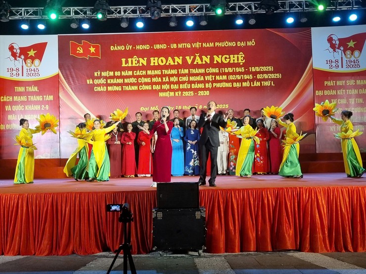 Tưng từng liên hoan văn nghệ chào mừng thành công Đại hội Đại biểu Đảng bộ phường Đại Mỗ lần thứ I, nhiệm kỳ 2025-2030- Ảnh 5.