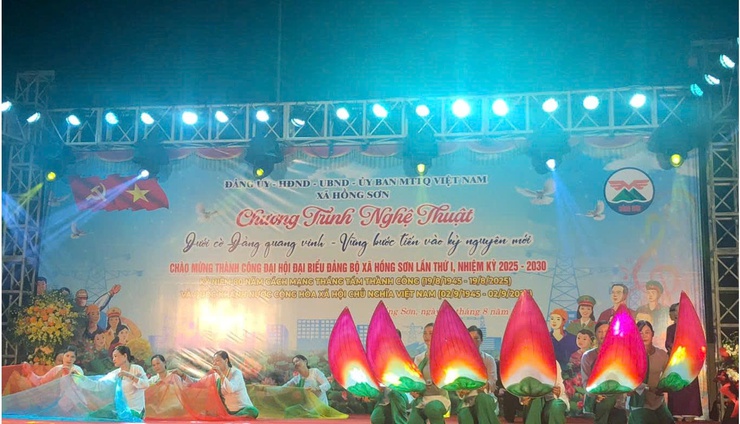 Ấn tượng chương trình nghệ thuật Chào mừng thành công Đại hội Đảng bộ xã Hồng Sơn lần thứ Nhất, nhiệm kỳ 2025 - 2030- Ảnh 6.