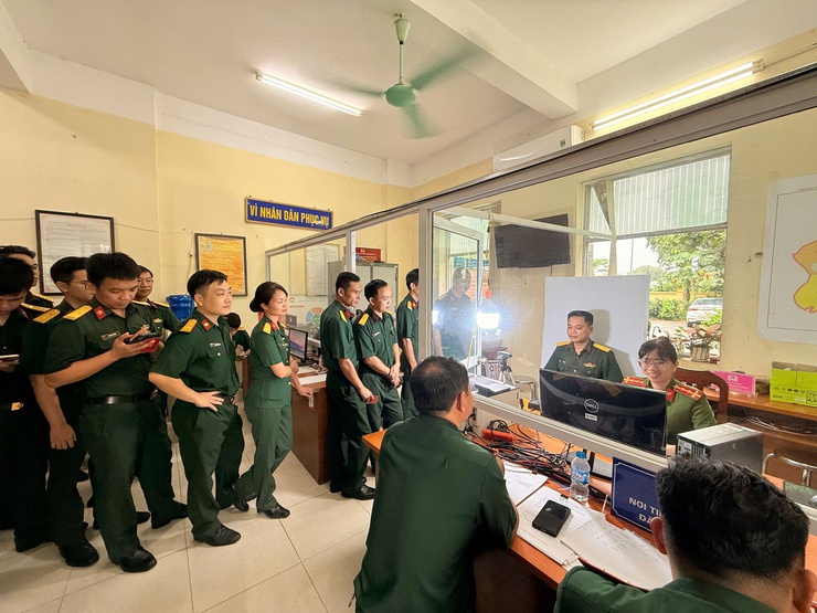 Công an xã Suối Hai: Chủ động, quyết liệt giữ vững an ninh trật tự ngay từ những ngày đầu theo mô hình mới- Ảnh 5.