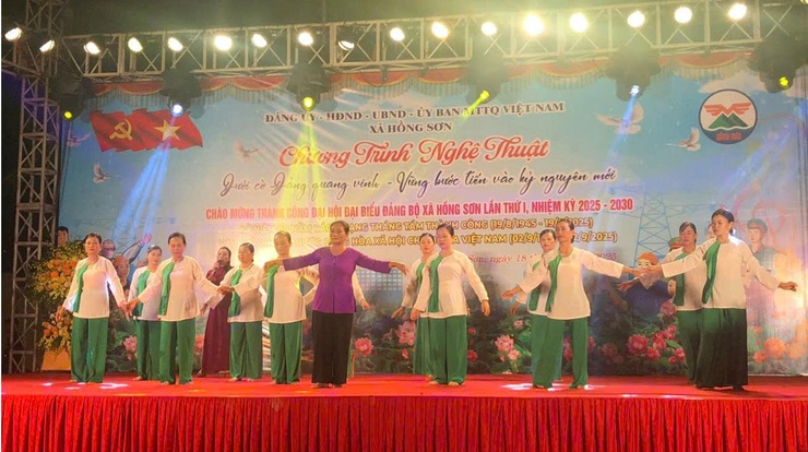 Ấn tượng chương trình nghệ thuật Chào mừng thành công Đại hội Đảng bộ xã Hồng Sơn lần thứ Nhất, nhiệm kỳ 2025 - 2030- Ảnh 7.