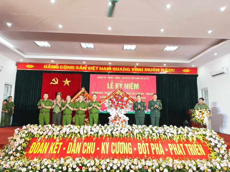 CÔNG AN XÃ BA VÌ TỔ CHỨC LỄ KỶ NIỆM 80 NĂM NGÀY TRUYỀN THỐNG CÔNG AN NHÂN DÂN - Ảnh 1.