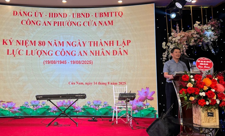 ĐẢNG ỦY - HĐND - UBND - ỦY BAN MTTQ VIỆT NAM - CÔNG AN PHƯỜNG CỬA NAM TỔ CHỨC GẶP MẶT, KỶ NIỆM 80 NĂM NGÀY TRUYỀN THỐNG CÔNG AN NHÂN DÂN (19/8/1945 – 19/8/2025)- Ảnh 2.