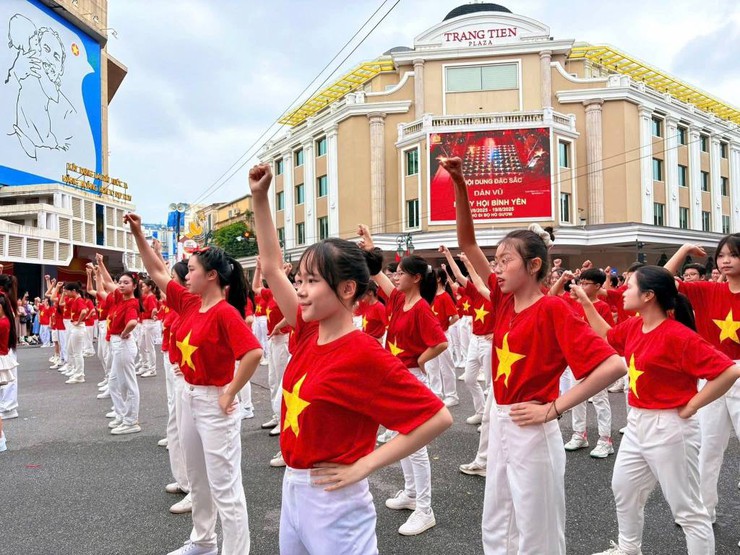 SẮC MÀU TUỔI TRẺ – GIAI ĐIỆU TỔ QUỐC- Ảnh 3.