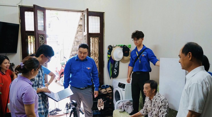ĐẢNG BỘ PHƯỜNG CỬA NAM CHỈ ĐẠO CÁC LỰC LƯỢNG TIẾP TỤC TRIỂN KHAI THỰC HIỆN CHỈ THỊ SỐ 51-CT/TW CỦA BAN BÍ THƯ VÀ CHỈ ĐẠO CỦA TRUNG ƯƠNG, THÀNH PHỐ VỀ ĐỔI THẺ ĐẢNG VIÊN- Ảnh 3.