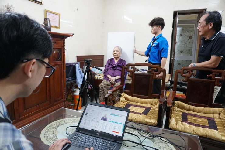 ĐẢNG BỘ PHƯỜNG CỬA NAM CHỈ ĐẠO CÁC LỰC LƯỢNG TIẾP TỤC TRIỂN KHAI THỰC HIỆN CHỈ THỊ SỐ 51-CT/TW CỦA BAN BÍ THƯ VÀ CHỈ ĐẠO CỦA TRUNG ƯƠNG, THÀNH PHỐ VỀ ĐỔI THẺ ĐẢNG VIÊN- Ảnh 2.