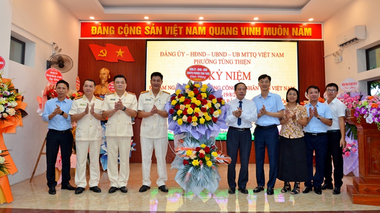Phường Tùng Thiện kỷ niệm 80 năm ngày truyền thống Công an Nhân dân Việt Nam- Ảnh 1.