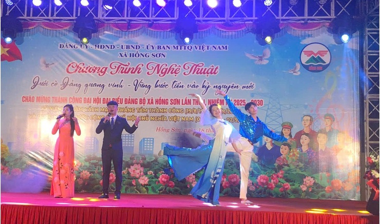 Ấn tượng chương trình nghệ thuật Chào mừng thành công Đại hội Đảng bộ xã Hồng Sơn lần thứ Nhất, nhiệm kỳ 2025 - 2030- Ảnh 8.