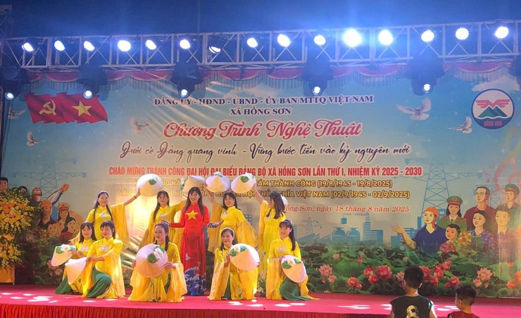 Ấn tượng chương trình nghệ thuật Chào mừng thành công Đại hội Đảng bộ xã Hồng Sơn lần thứ Nhất, nhiệm kỳ 2025 - 2030- Ảnh 9.