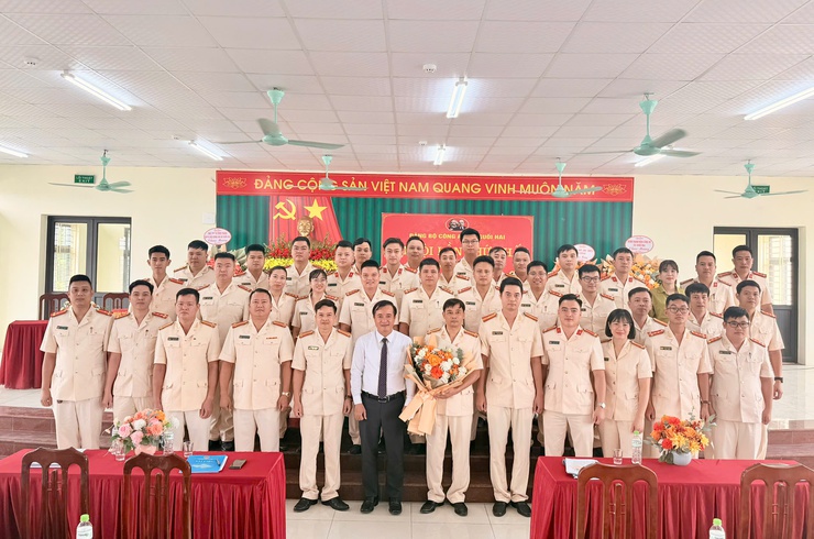 Công an xã Suối Hai: Chủ động, quyết liệt giữ vững an ninh trật tự ngay từ những ngày đầu theo mô hình mới- Ảnh 1.
