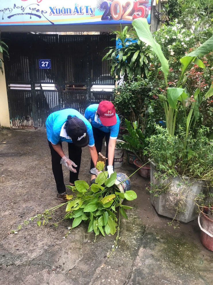 Mặt trận tổ quốc Việt Nam phường Bồ Đề tổ chức tổng vệ sinh môi trường - Ảnh 5.