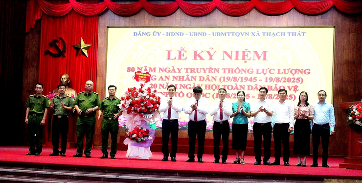 Thạch Thất long trọng kỷ niệm 80 năm Ngày truyền thống Công an Nhân dân và 20 năm Ngày hội Toàn dân bảo vệ An ninh Tổ quốc - Ảnh 1.