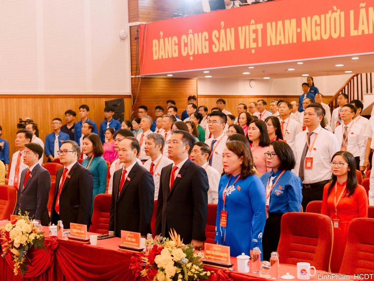 Chào mừng thành công Phiên thứ nhất Đại hội đại biểu 
Đảng bộ phường Việt Hưng lần thứ I, nhiệm kỳ 2025-2030- Ảnh 1.