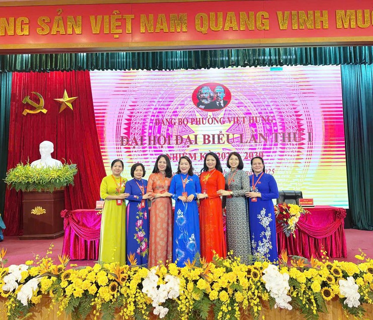 Chào mừng thành công Phiên thứ nhất Đại hội đại biểu 
Đảng bộ phường Việt Hưng lần thứ I, nhiệm kỳ 2025-2030- Ảnh 17.