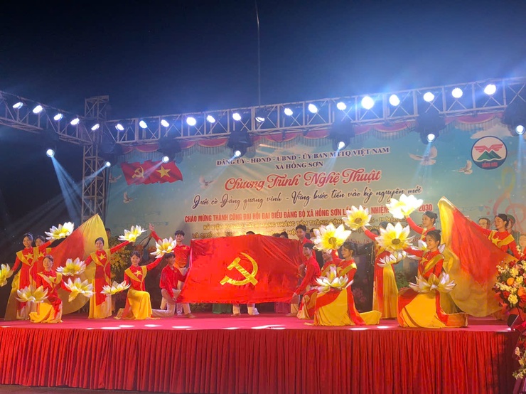 Ấn tượng chương trình nghệ thuật Chào mừng thành công Đại hội Đảng bộ xã Hồng Sơn lần thứ Nhất, nhiệm kỳ 2025 - 2030- Ảnh 2. Ấn tượng chương trình nghệ thuật Chào mừng thành công Đại hội Đảng bộ xã Hồng Sơn lần thứ Nhất, nhiệm kỳ 2025 - 2030- Ảnh 2.