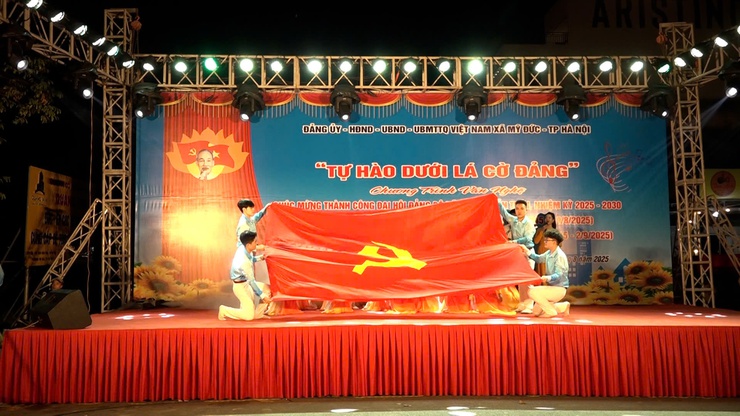 Chương trình nghệ thuật chúc mừng thành công Đại hội đại biểu Đảng bộ xã Mỹ Đức lần thứ I, nhiệm kỳ 2025 - 2030- Ảnh 9.