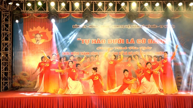 Chương trình nghệ thuật chúc mừng thành công Đại hội đại biểu Đảng bộ xã Mỹ Đức lần thứ I, nhiệm kỳ 2025 - 2030- Ảnh 5.