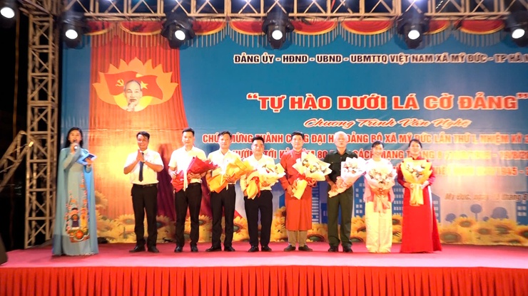 Chương trình nghệ thuật chúc mừng thành công Đại hội đại biểu Đảng bộ xã Mỹ Đức lần thứ I, nhiệm kỳ 2025 - 2030- Ảnh 6.
