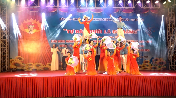 Chương trình nghệ thuật chúc mừng thành công Đại hội đại biểu Đảng bộ xã Mỹ Đức lần thứ I, nhiệm kỳ 2025 - 2030- Ảnh 4.