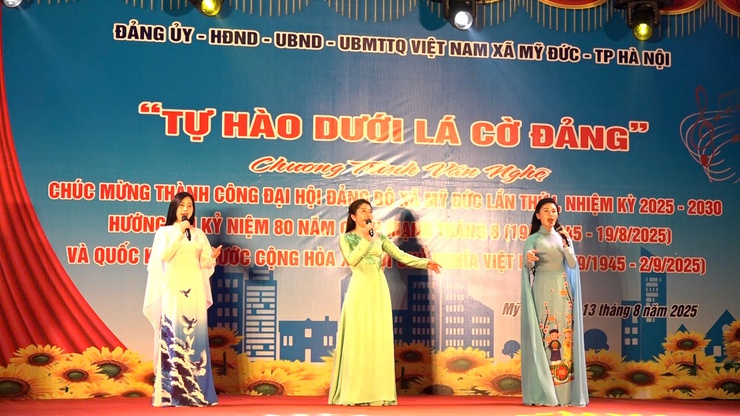 Chương trình nghệ thuật chúc mừng thành công Đại hội đại biểu Đảng bộ xã Mỹ Đức lần thứ I, nhiệm kỳ 2025 - 2030- Ảnh 2.