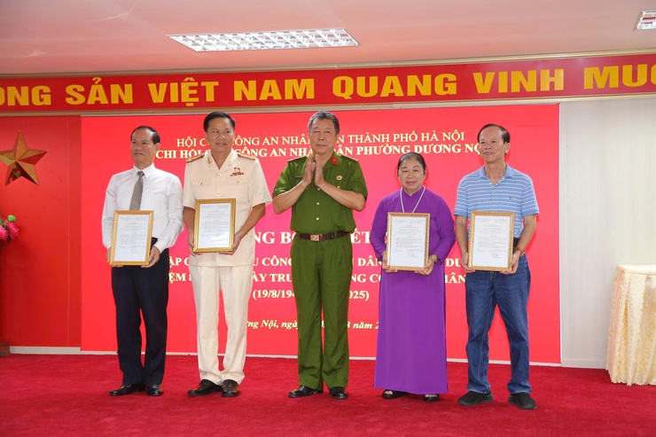 Công bố Quyết định thành lập Chi hội Cựu Công an Nhân dân phường Dương Nội- Ảnh 2.