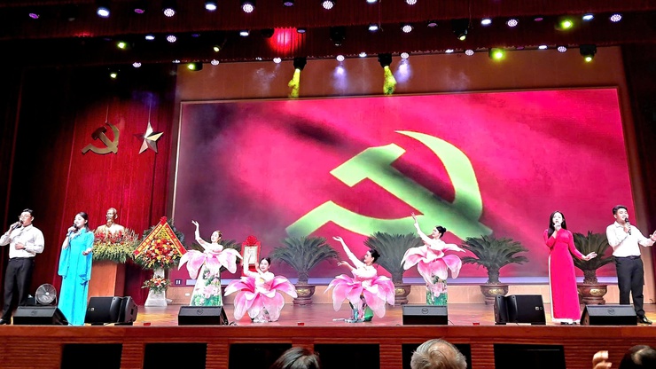 Phường Ngọc Hà tổ chức Lễ gắn biển công trình khu liên hợp Cung thể thao tổng hợp Quần Ngựa- Ảnh 6.
